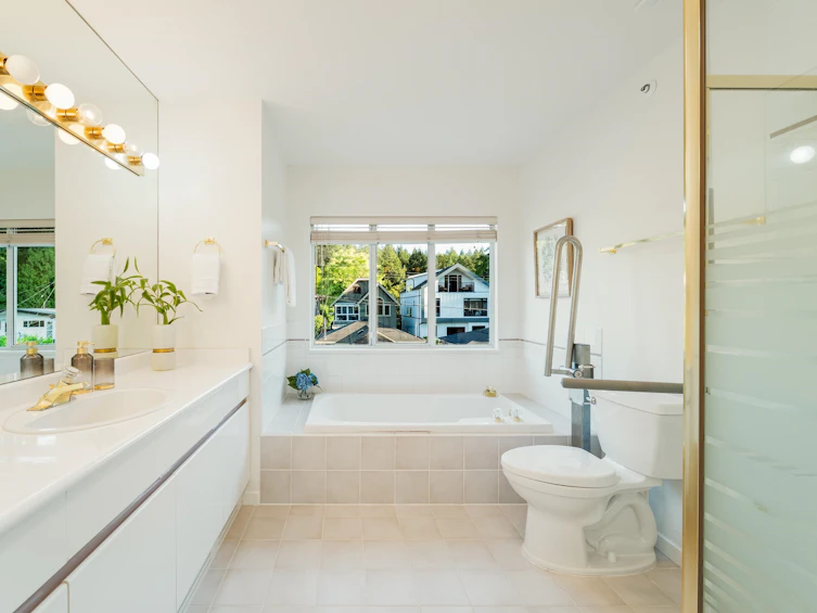 4682 W 14th Avenue, Vancouver, BC, V6R 2Y6 - 19