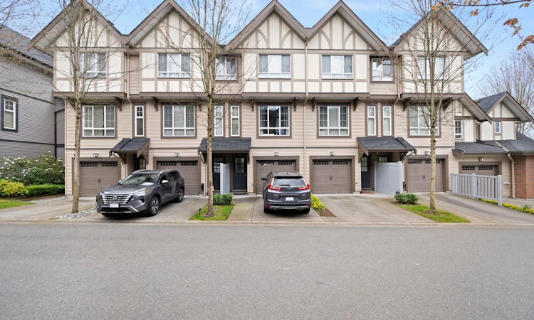 27-1338 Hames Crescent