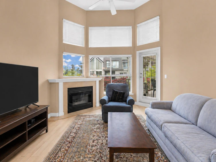 303-70 Richmond Street, New Westminster, BC, T6W 2N4 - 3