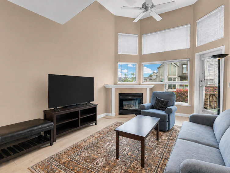 303-70 Richmond Street, New Westminster, BC, T6W 2N4 - 2