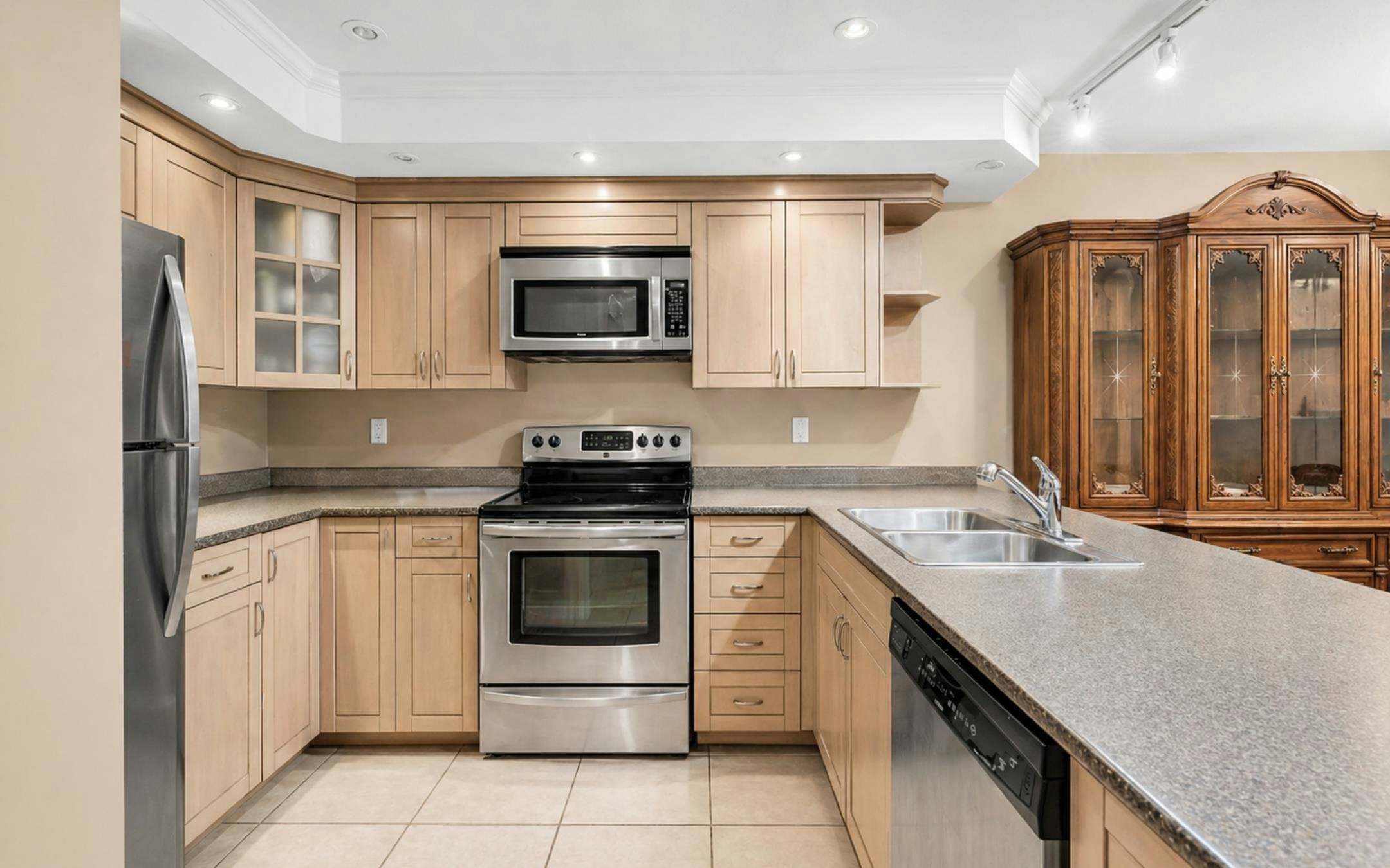 303-70 Richmond Street, New Westminster, BC, T6W 2N4 - 12