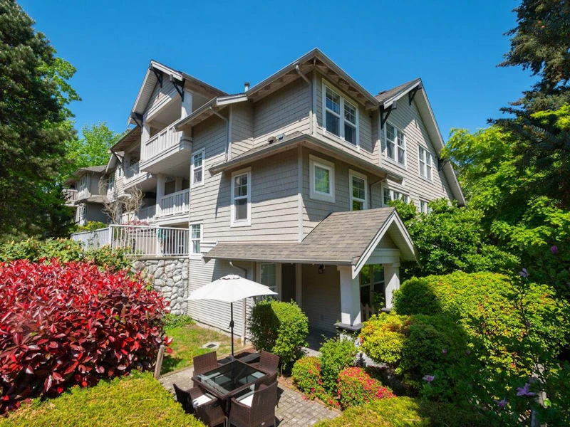 1 - 7179 18th Avenue, Burnaby BC V3N 1H2
