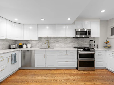 12-4957 Marine Drive - 5