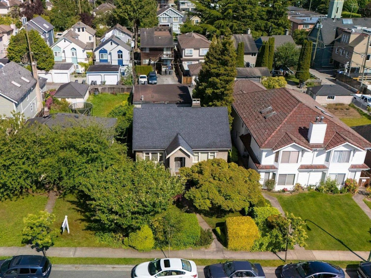 8510 Montcalm Street, Vancouver, BC, V6P 4P7 - 21