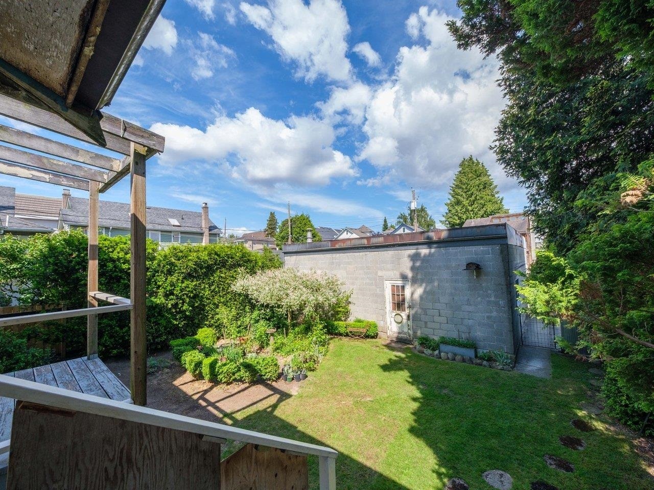 8510 Montcalm Street, Vancouver, BC, V6P 4P7 - 16