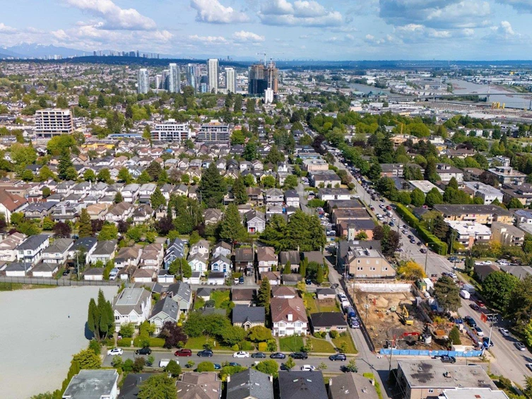 8510 Montcalm Street, Vancouver, BC, V6P 4P7 - 34