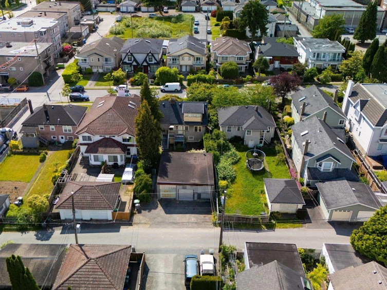 8510 Montcalm Street, Vancouver, BC, V6P 4P7 - 27
