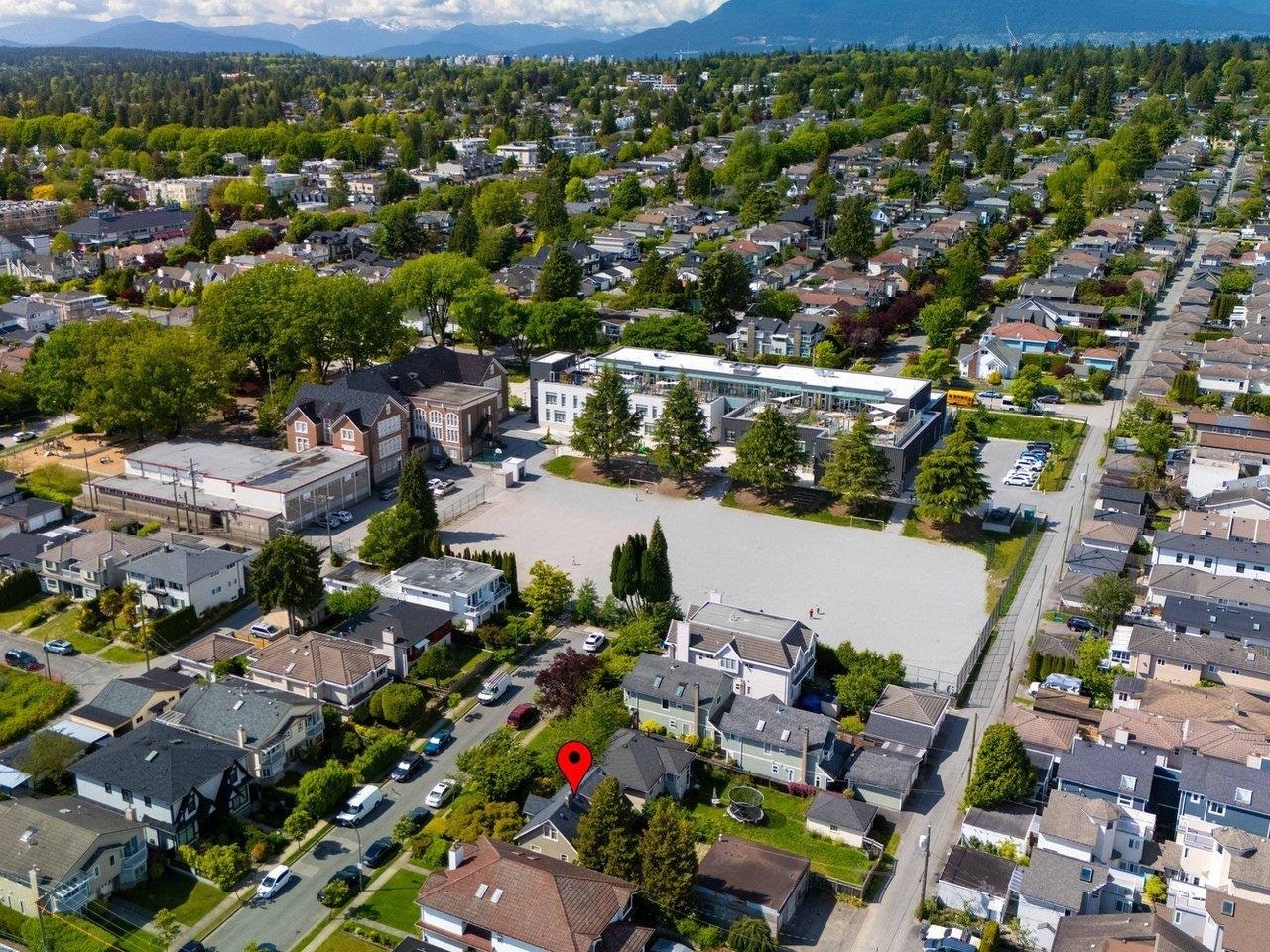 8510 Montcalm Street, Vancouver, BC, V6P 4P7 - 24