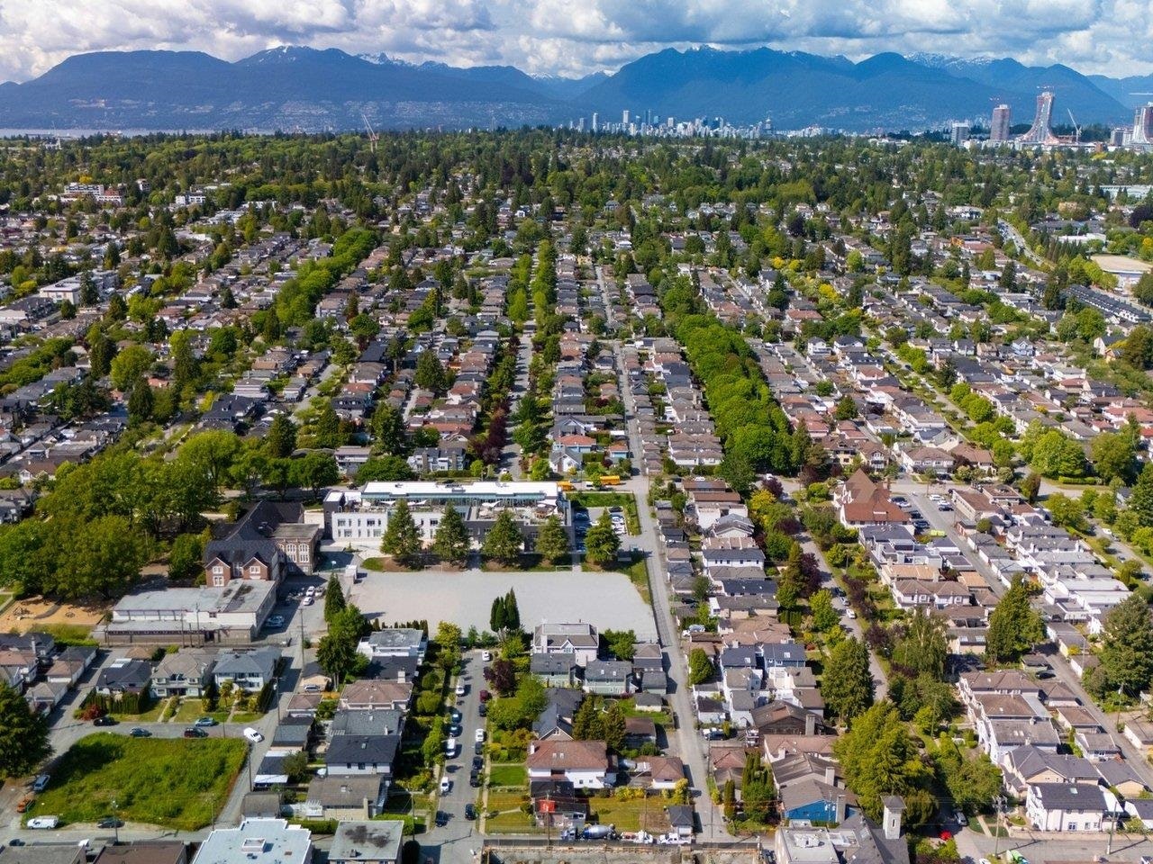 8510 Montcalm Street, Vancouver, BC, V6P 4P7 - 31