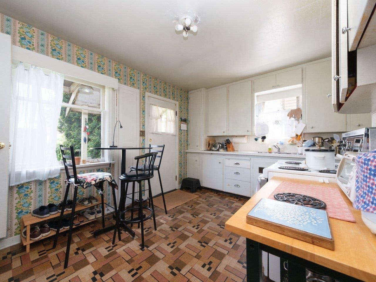 8510 Montcalm Street, Vancouver, BC, V6P 4P7 - 10