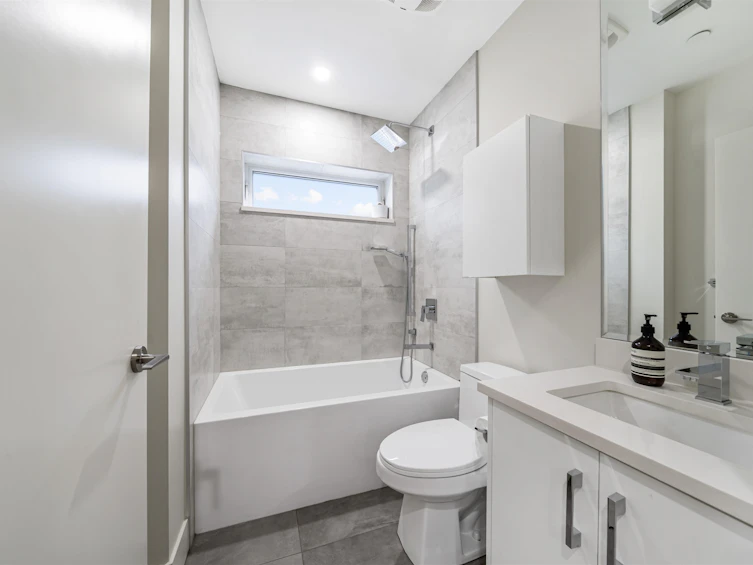 1758 E 14th Avenue, Vancouver, BC, V5N 2E2 - 19