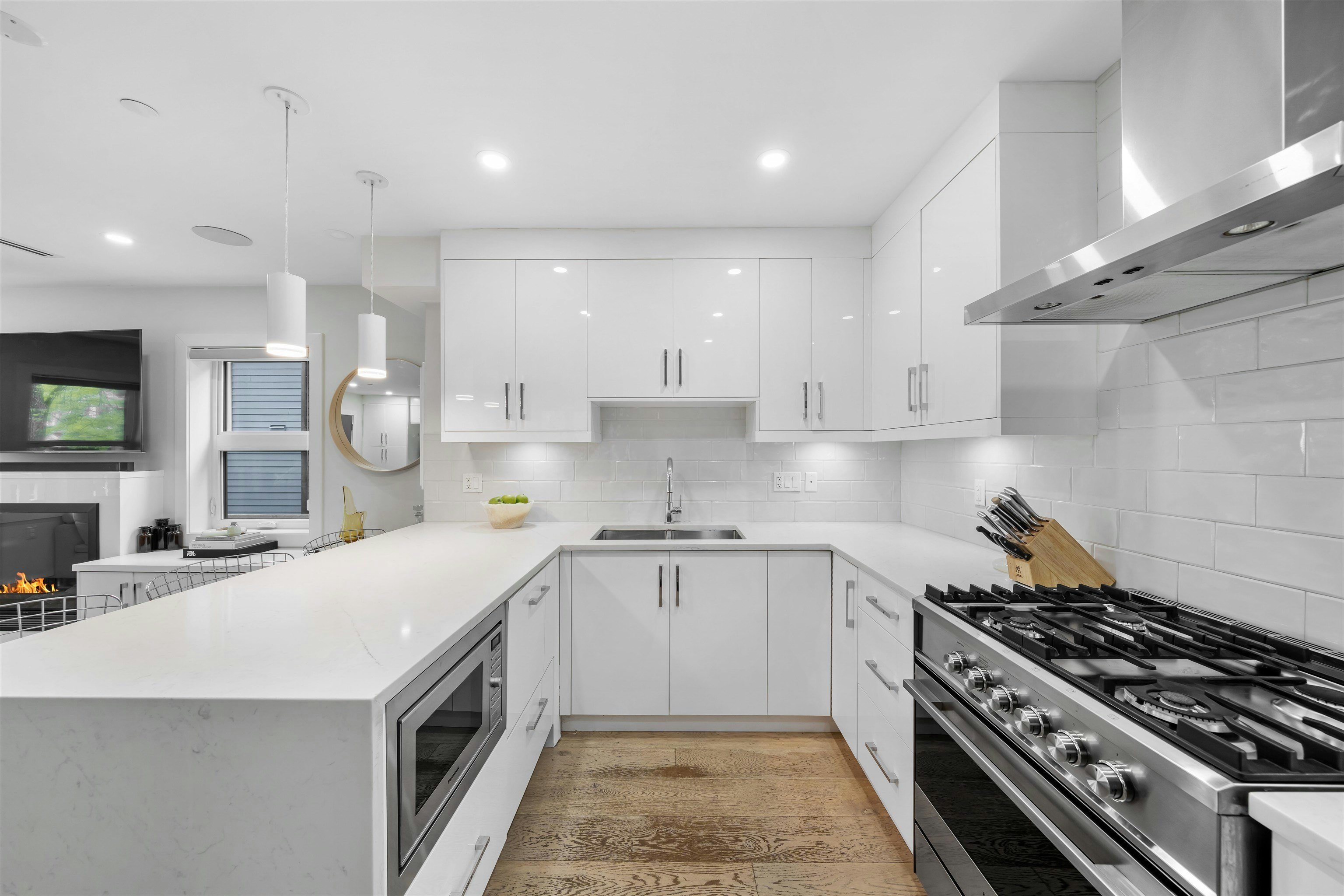 1758 E 14th Avenue, Vancouver, BC, V5N 2E2 - 10