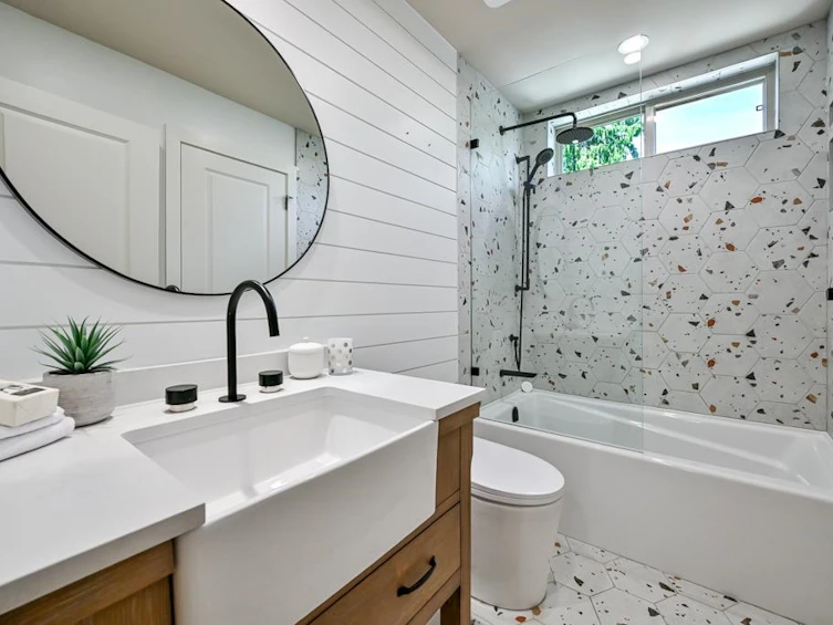 9709 Crown Crescent, Surrey, BC, V3V 2T7 - 36