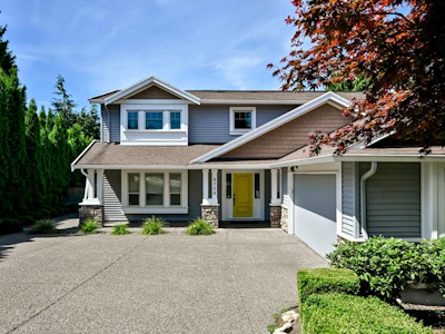 9709 Crown Crescent - 2