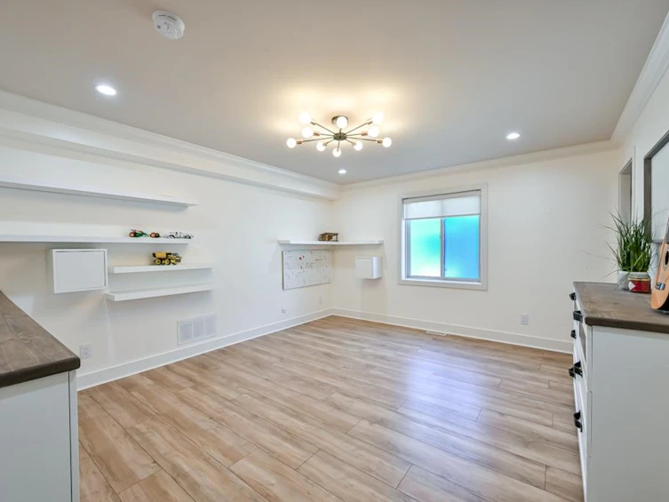 9709 Crown Crescent, Surrey, BC, V3V 2T7 - 10