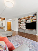 102 1045 Quayside Drive