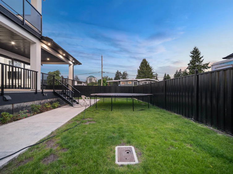 3051 Royal Street, Abbotsford, BC, V2T 2J1 - 9