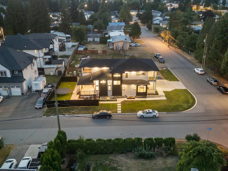 3051 Royal Street, Abbotsford, BC, V2T 2J1 - 4