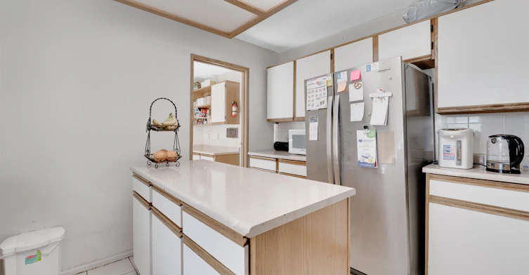 Front unit-8607 Selkirk Street, Vancouver, BC, V6P 4J2 - 4