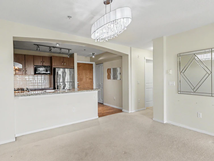 201-3082 Dayanee Springs Boulevard, Coquitlam, BC, V3E 0A3 - 6