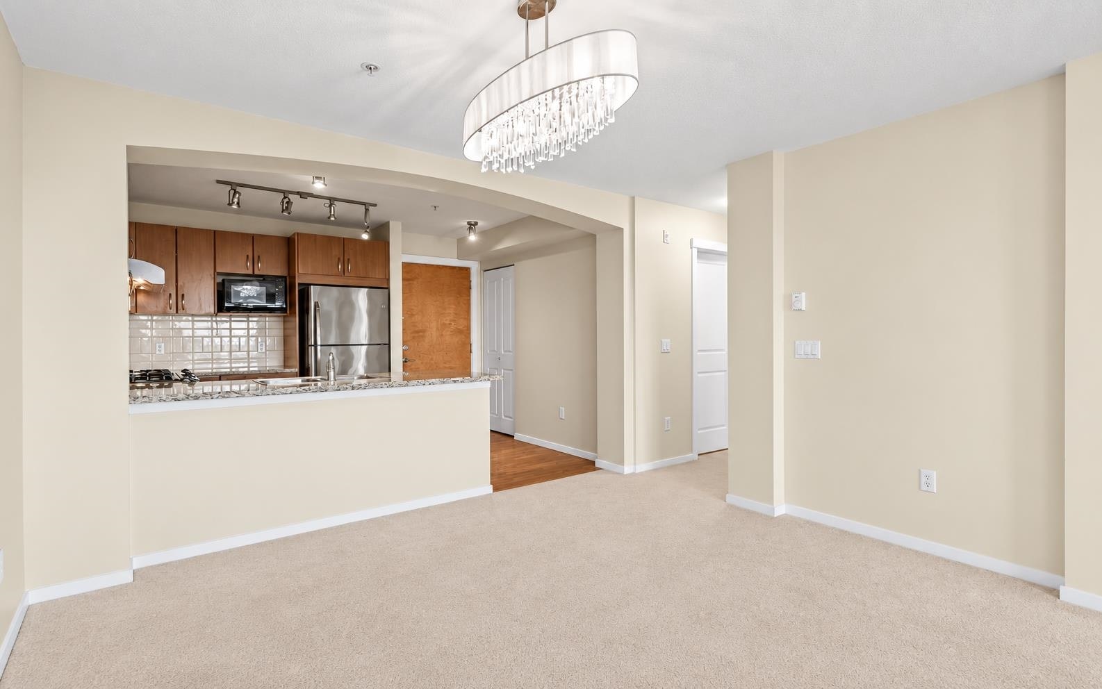 201-3082 Dayanee Springs Boulevard - 5