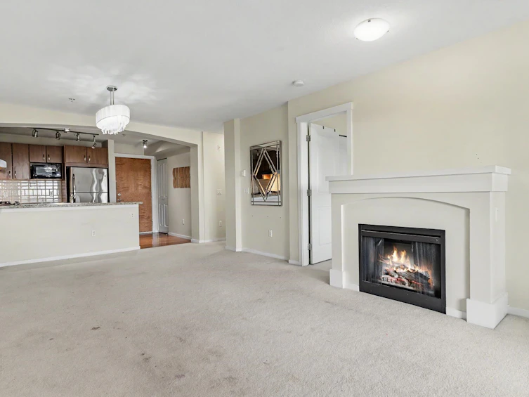 201-3082 Dayanee Springs Boulevard, Coquitlam, BC, V3E 0A3 - 5