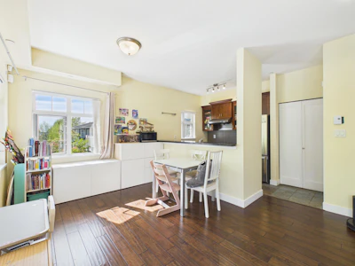 141-7388 Macpherson Avenue - 4