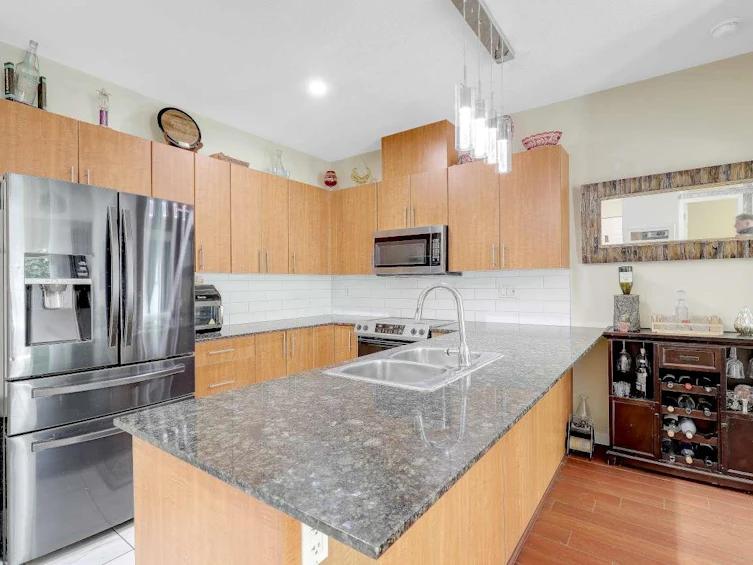 208-2488 Kelly Avenue, Port Coquitlam, BC, V3C 1Y4 - 12