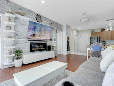 208-2488 Kelly Avenue - 3