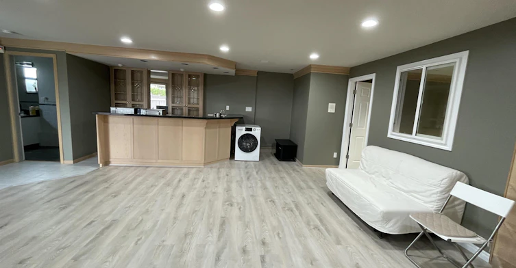 7100 Ridgeview Drive, Burnaby, BC, V5A 4V3 - 4