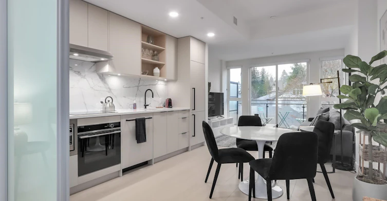 41*-422 E 3rd Street, North Vancouver, BC, V7L 1G2
