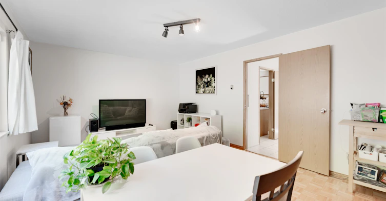 Back unit-8607 Selkirk Street, Vancouver, BC, V6P 4J2 - 4