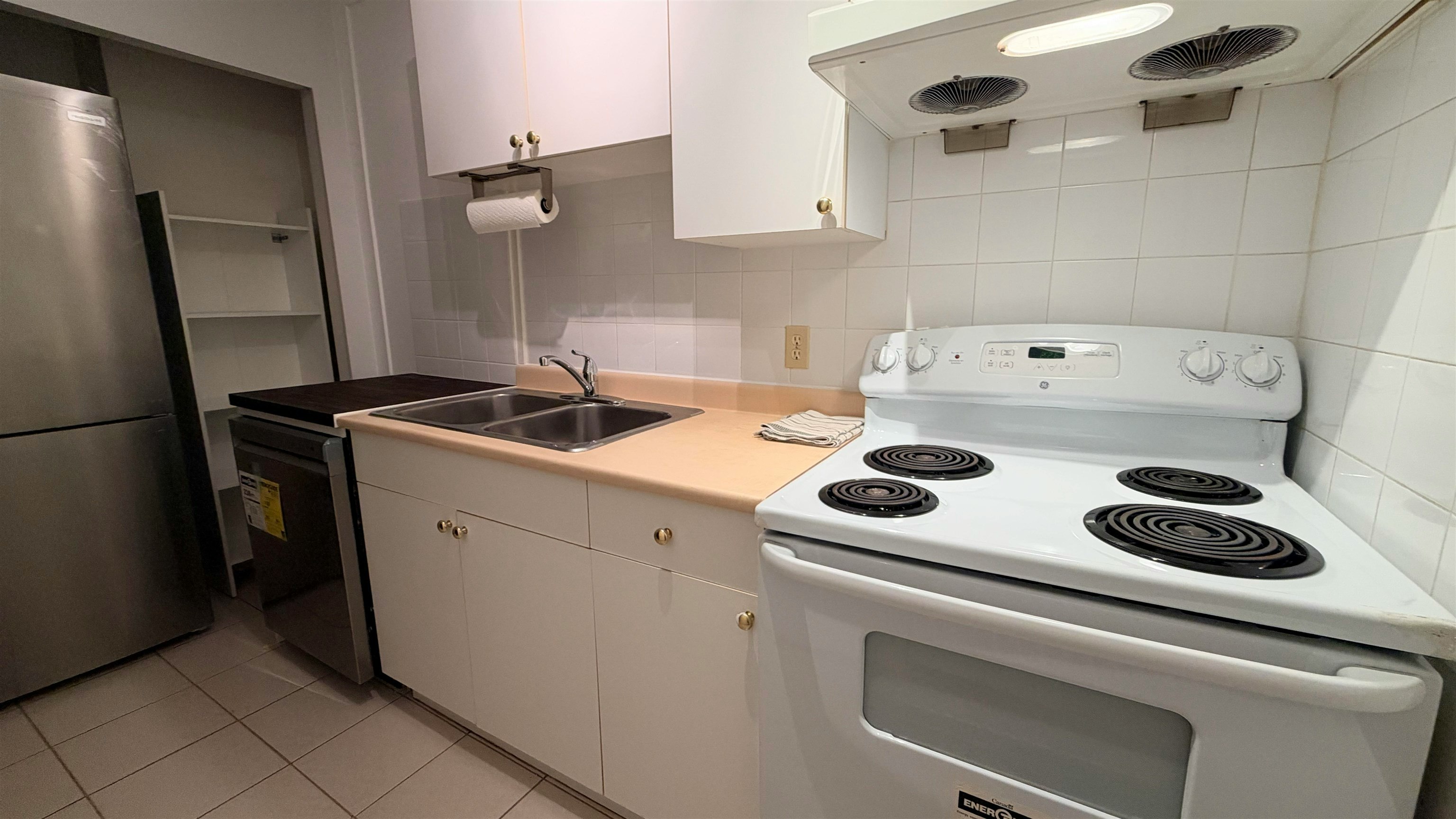 Back unit-8607 Selkirk Street, Vancouver, BC, V6P 4J2 - 8