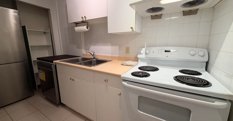 Back unit-8607 Selkirk Street, Vancouver, BC, V6P 4J2 - 8