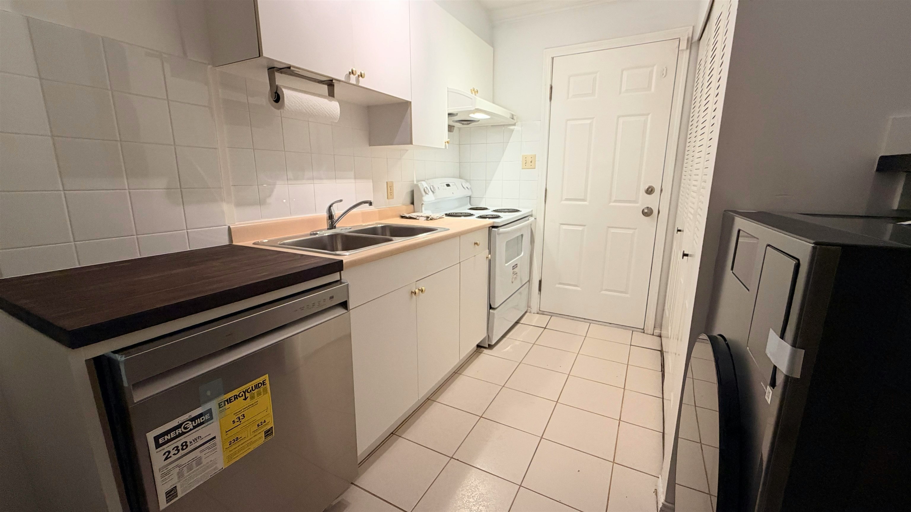 Back unit-8607 Selkirk Street, Vancouver, BC, V6P 4J2 - 10