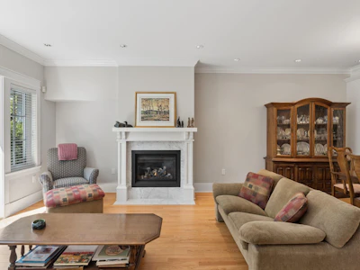 2071 Esquimalt Avenue - 4