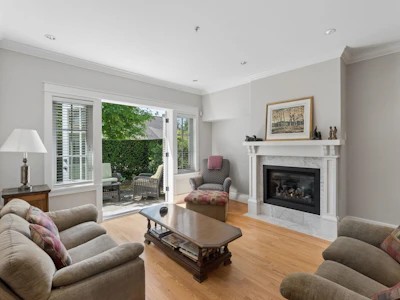 2071 Esquimalt Avenue - 3