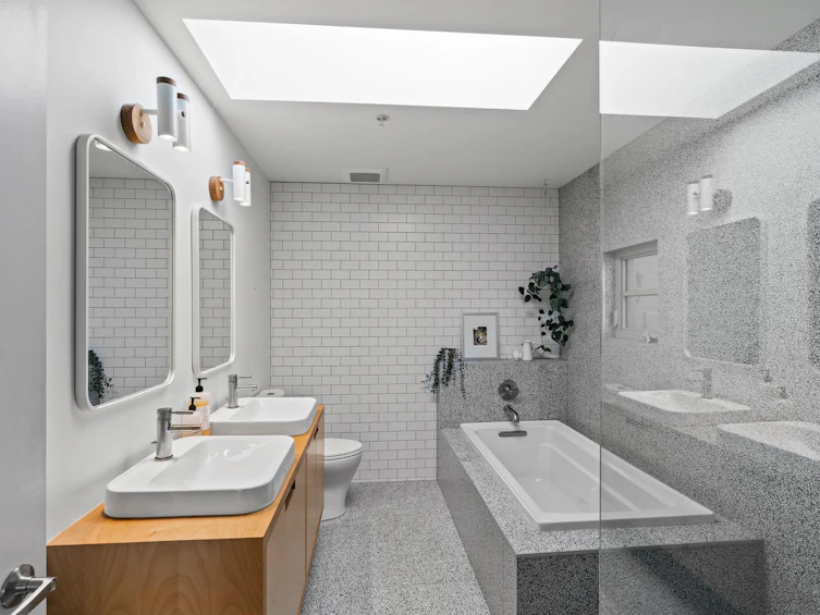3261 W 2nd Avenue, Vancouver, BC, V6K 1K9 - 23