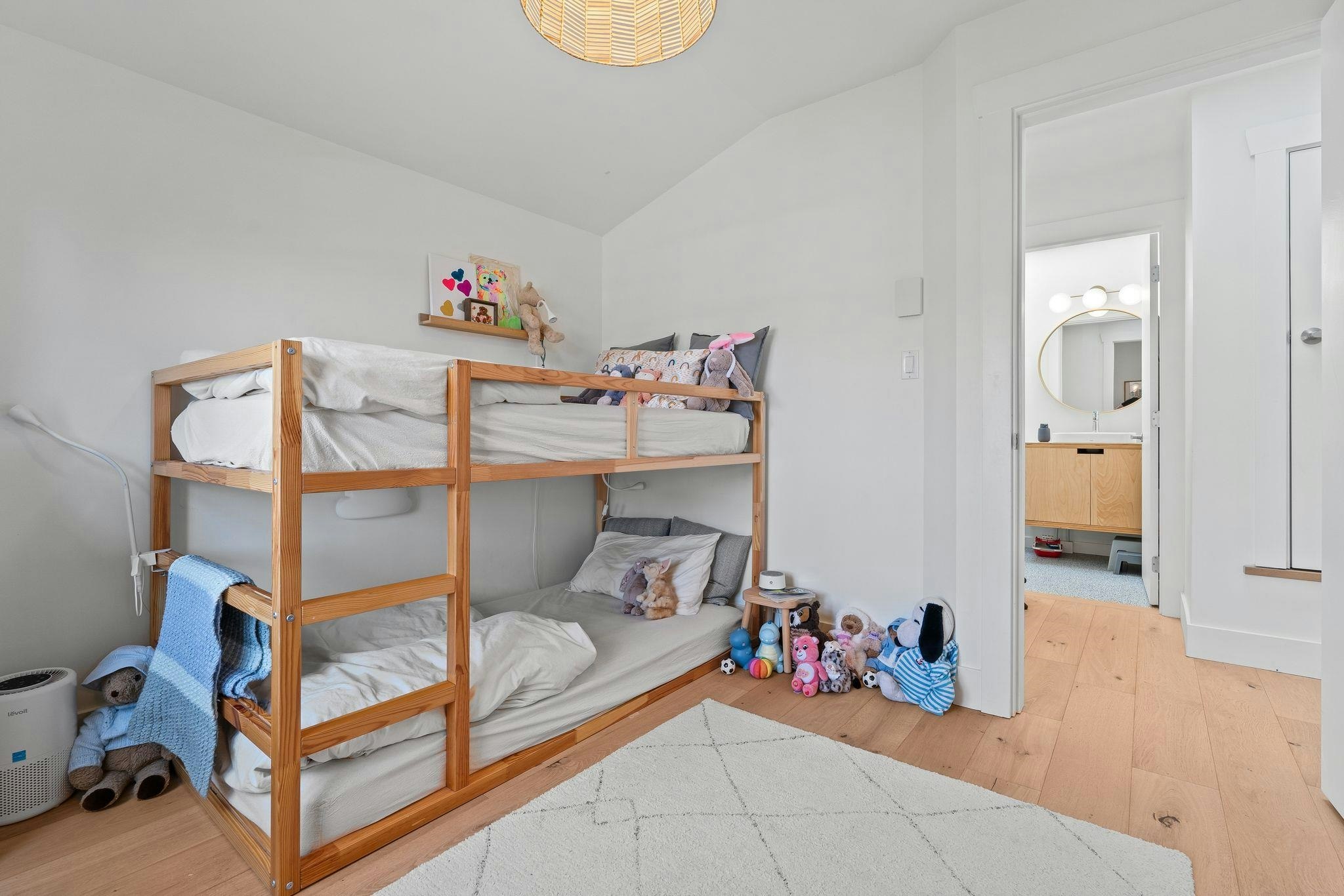 3261 W 2nd Avenue, Vancouver, BC, V6K 1K9 - 29