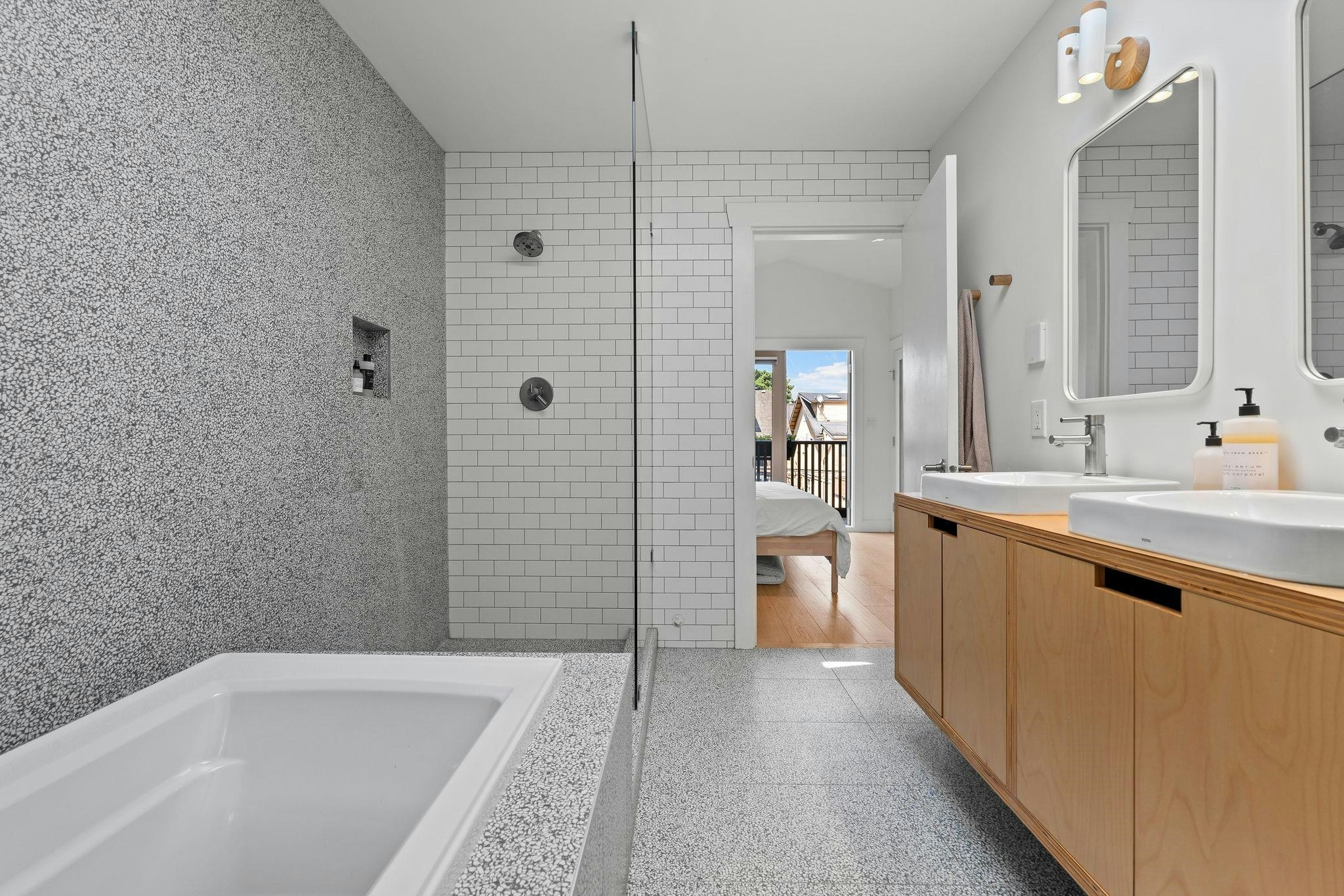 3261 W 2nd Avenue, Vancouver, BC, V6K 1K9 - 25