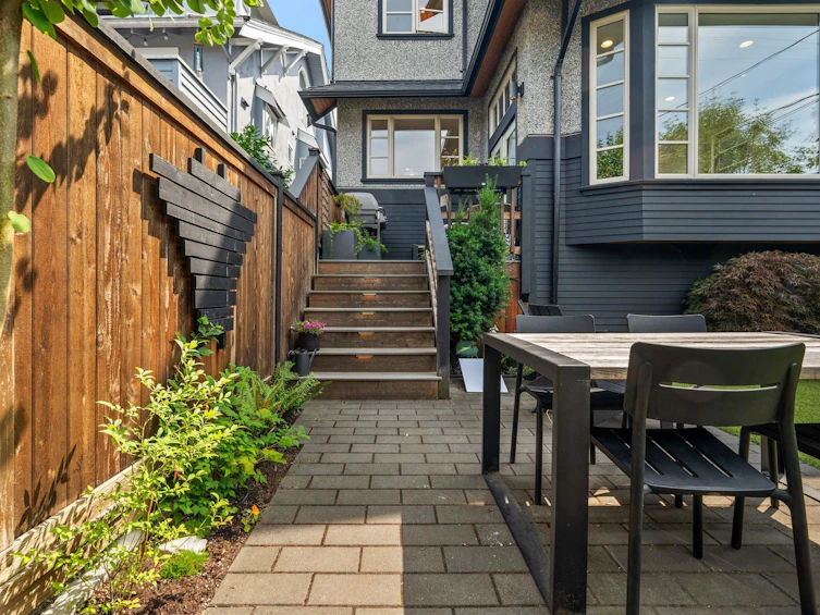 3261 W 2nd Avenue, Vancouver, BC, V6K 1K9 - 35