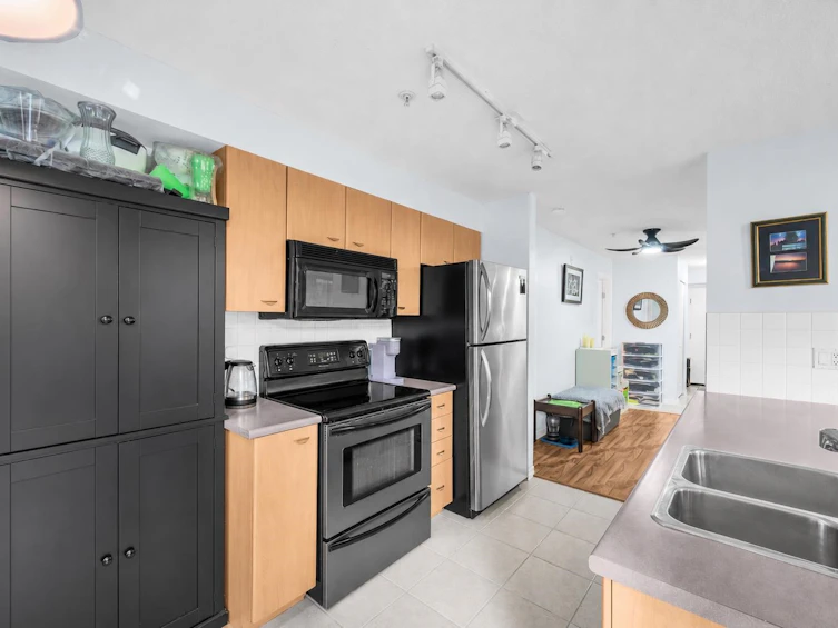 112-14877 100 Avenue, Surrey, BC, V3R 3H1 - 9
