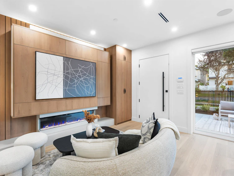 1-2435 Napier Street, Vancouver, BC, V5K 2W2 - 2