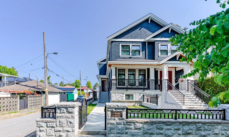 3559 E 48th Avenue