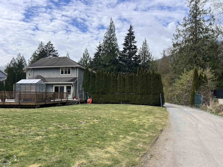 38940 Loggers Lane, Squamish, BC, V8B 0A4 - 16