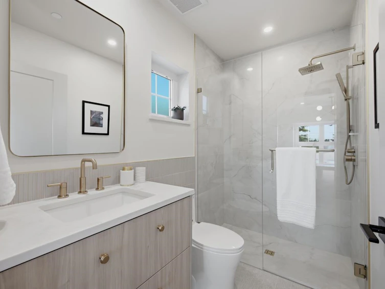 708 Windermere Street, Vancouver, BC, V5K 2L3 - 16
