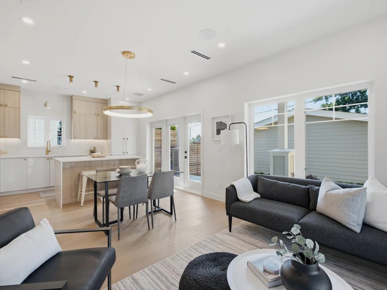 708 Windermere Street, Vancouver, BC, V5K 2L3 - 4