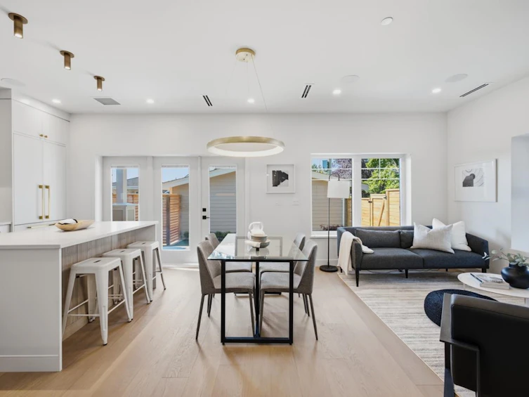 708 Windermere Street, Vancouver, BC, V5K 2L3 - 3