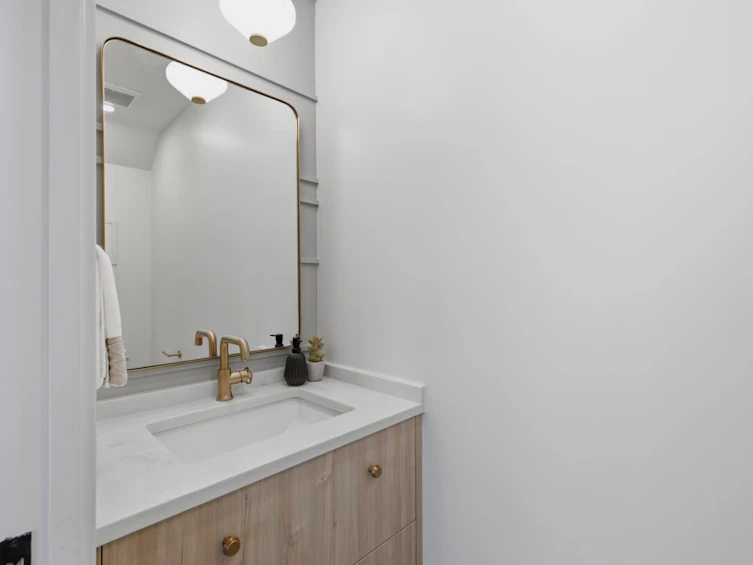 708 Windermere Street, Vancouver, BC, V5K 2L3 - 12