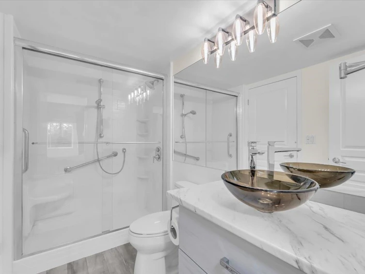 208-333 E 1st Street, North Vancouver, BC, V7L 4W9 - 22